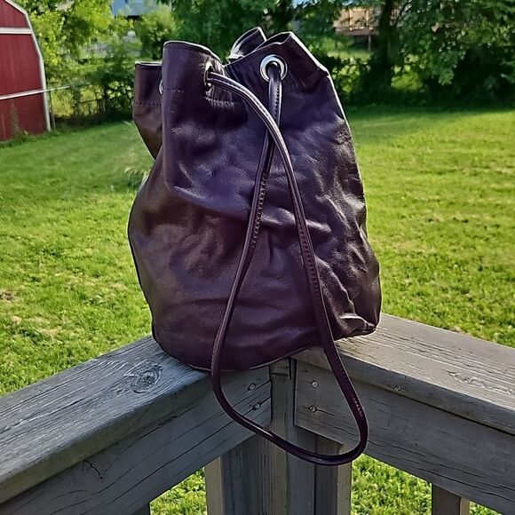 Local leatherwork purple crossbody shoulder bag - Picture 1 of 5